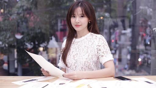 Với những danh tiếng đã có sẵn, Midu dễ dàng khiến nhiều thế hệ học sinh “đứng ngồi không yên”.