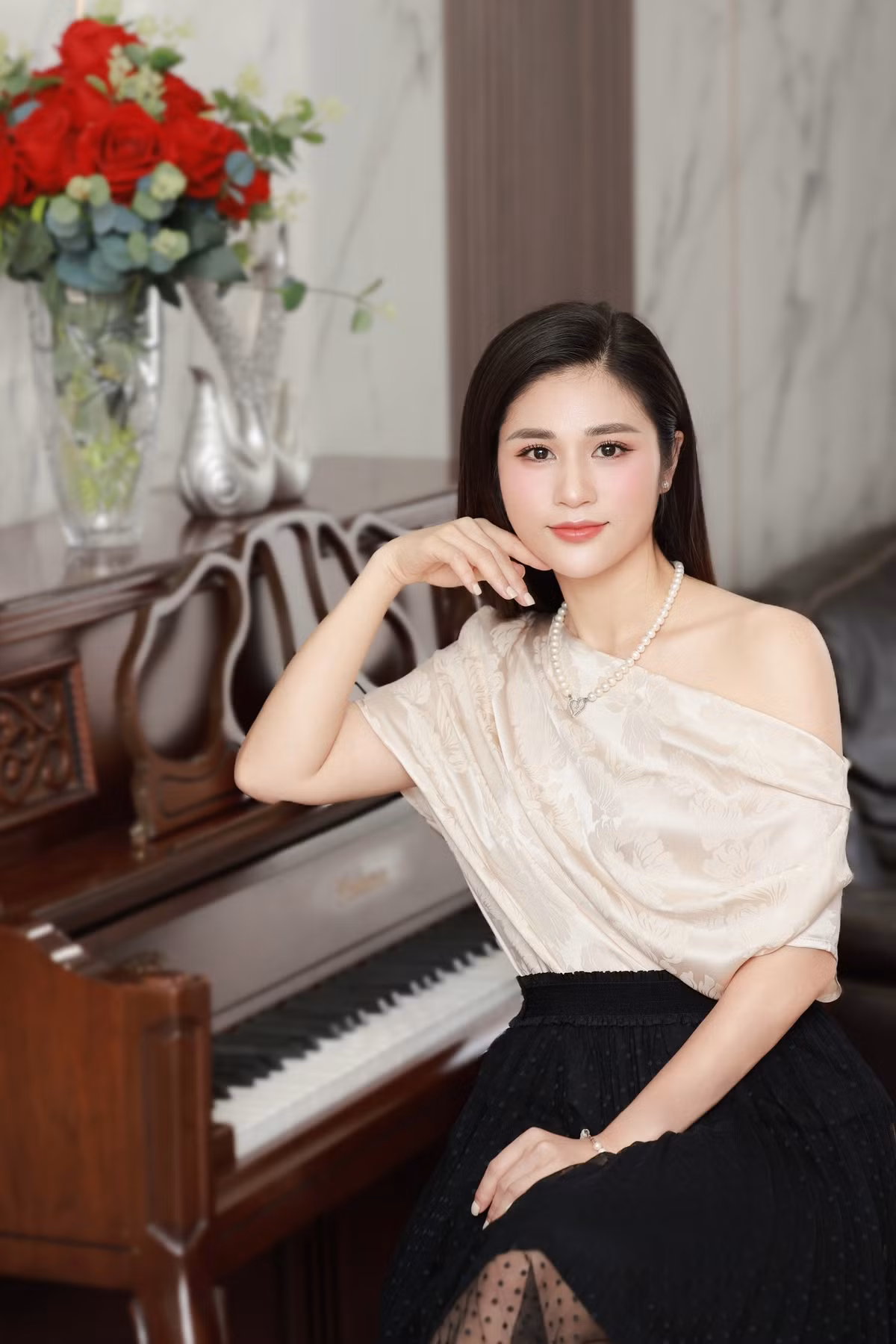 Minh Trang gây ấn tượng bởi gương mặt xinh đẹp và lối dẫn khá mạch lạc và chuẩn.