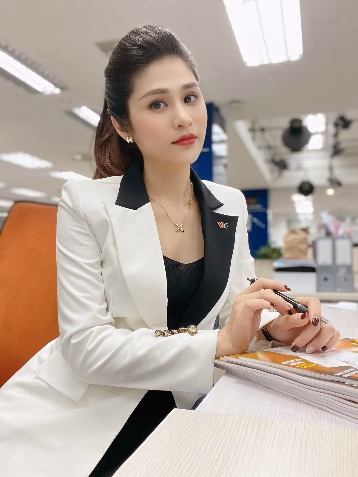 Từ năm 2018, Minh Trang bắt đầu tham gia dẫn bản tin Thời sự 19h và nhận được nhiều phản hồi tích cực từ khán giả truyền hình cũng như đồng nghiệp.