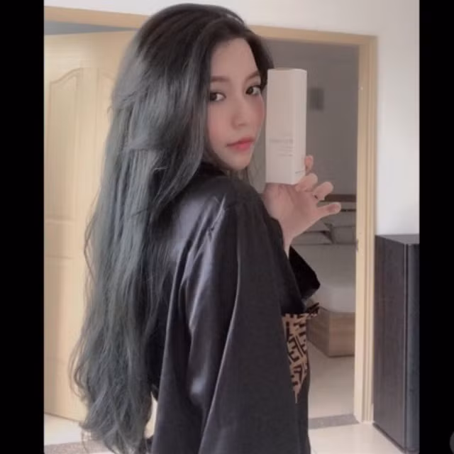 Trên trang cá nhân của mình, mỹ nhân Gen Z cũng từng "khiêm tốn" tự nhận bản thân thuộc tuýp không xài filter (app chỉnh hình).