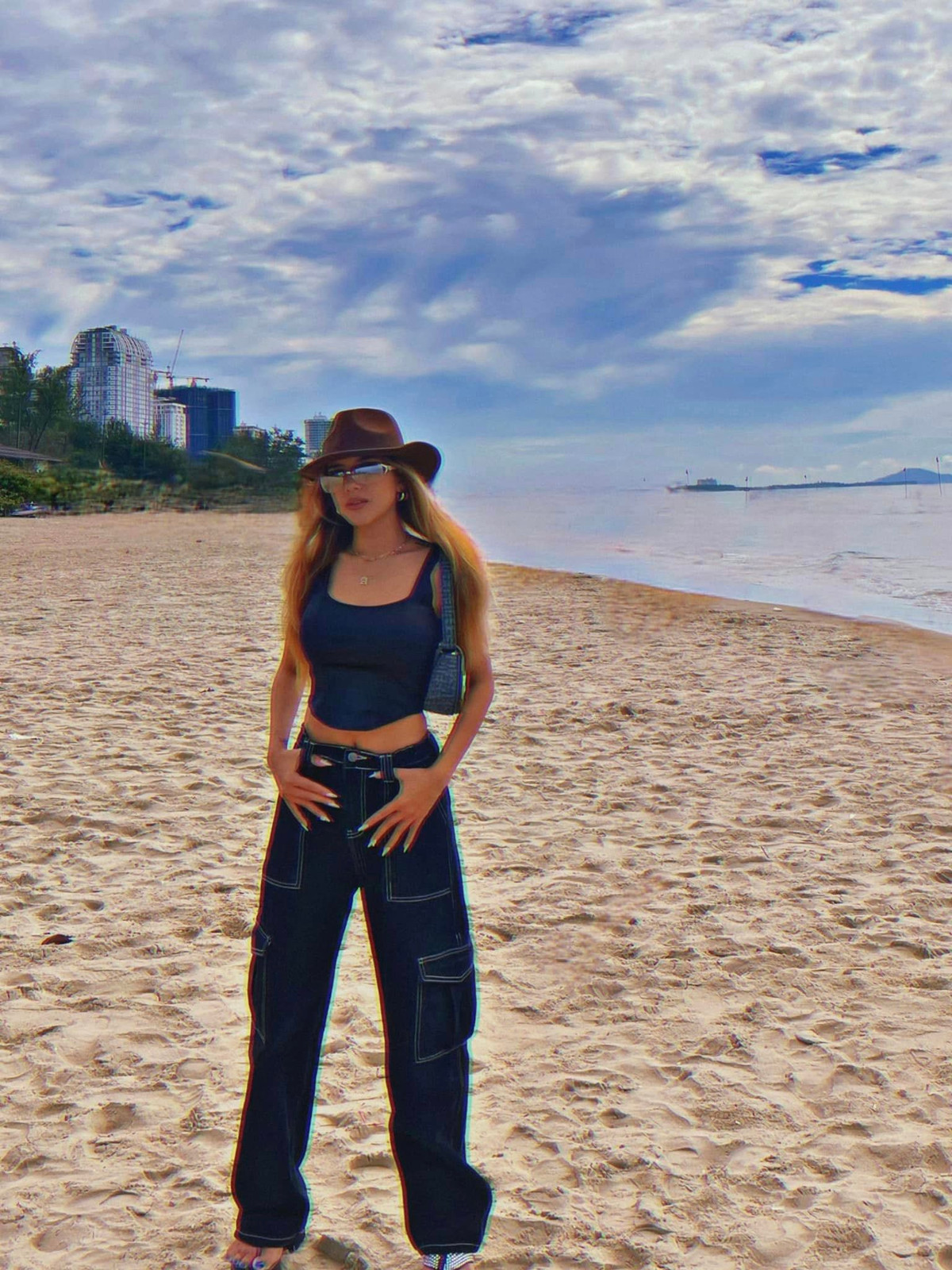 Myno được nhận xét ngày càng đẹp mặn mà theo thời gian. Để có thể giữ được body “đỉnh” như vậy, vợ của Van Bakel đã phải rất chăm chỉ trong tập luyện.