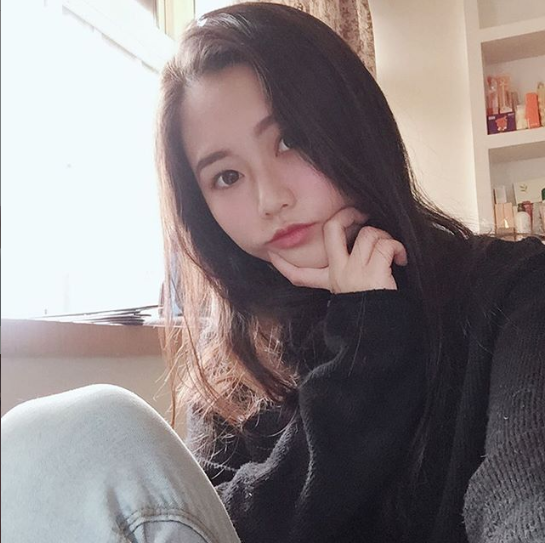 Sau một hồi điều tra, cuối cùng thì danh tính của nữ bác sĩ thú y cũng được tìm hiểu rõ ràng, đó là cô nàng có tên Huang Roxi, hay còn được các fan hâm mộ gọi với biệt danh Qianxi.