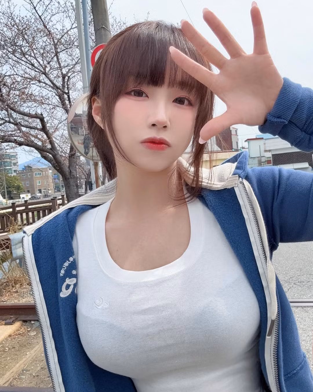 Sở hữu ngoại hình nổi bật cùng sự duyên dáng trong giao tiếp, CoCo là một trong những nữ streamer được yêu thích tại Hàn Quốc.