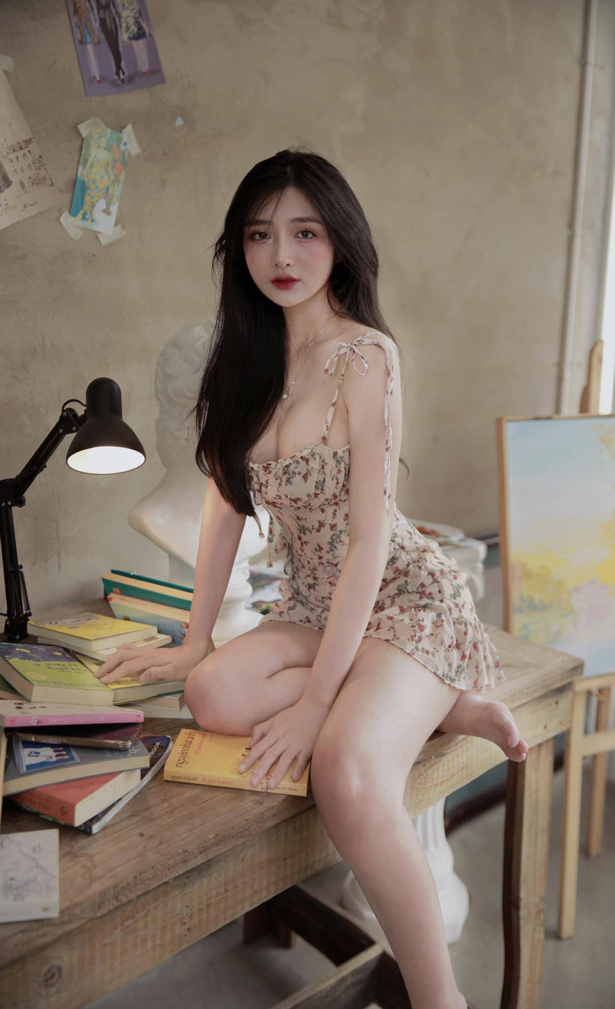 Cũng không mất quá nhiều thời gian để cư dân mạng có thể tìm ra danh tính của nữ chính.