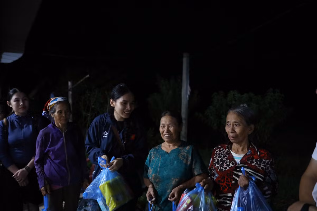 Điểm đến của Triệu Mộc Trinh là thôn 2 Thống Nhất, (nơi bị nước lũ cô lập mấy ngày qua) xã Yên Phú, huyện Hàm Yên, Tuyên Quang.