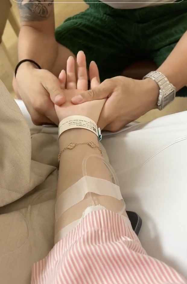 Trong khoảng thời gian xảy ra lùm xùm, dân mạng đưa ra nhiều đồn đoán về mối quan hệ của Chu Thanh Huyền và Quang Hải. Tuy nhiên, Đ.T.H tiết lộ nam cầu thủ sau khi thi đấu cũng vào viện thăm người yêu. Anh cũng chính là người chăm sóc bạn gái từ đêm đến sáng.