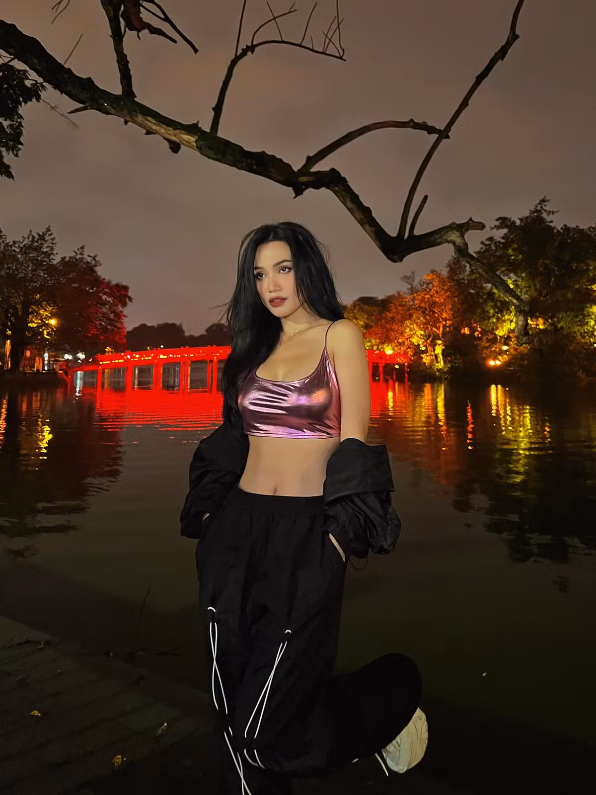 Tuoi 36, cuu hot girl Sai thanh van khien van nguoi me du chan ngan