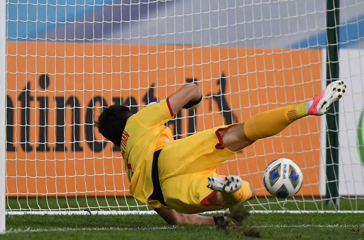 Bàn thua đến từ sự mất tập trung của Văn Toản, khiến U23 Việt Nam đánh mất lợi thế dẫn trước đại kình địch U23 Thái Lan.