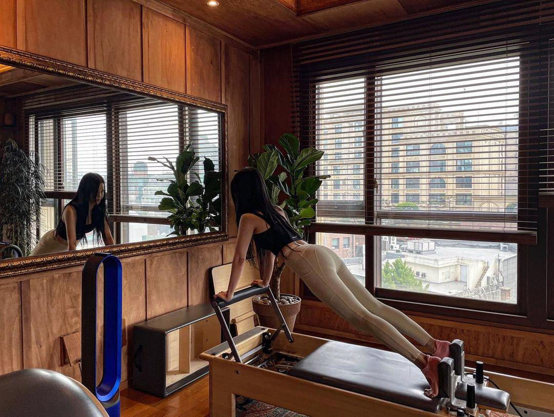 Tuy nhiên, với vai trò là một nữ thần tượng âm nhạc, Yu Jeong cũng nhận thấy bản thân cần khắt khe hơn để giữ dáng.