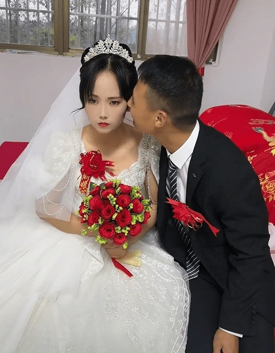 Mới đây, câu chuyện liên quan đến tiền sính lễ của một cặp đôi ở Hà Nam (Trung Quốc) đã khiến dân mạng bàn tán xôn xao.