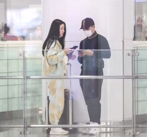 Có thể nói, Chu Thành Huyền cũng không ngại ngần khi gặp gỡ các thành viên gia đình Quang Hải.