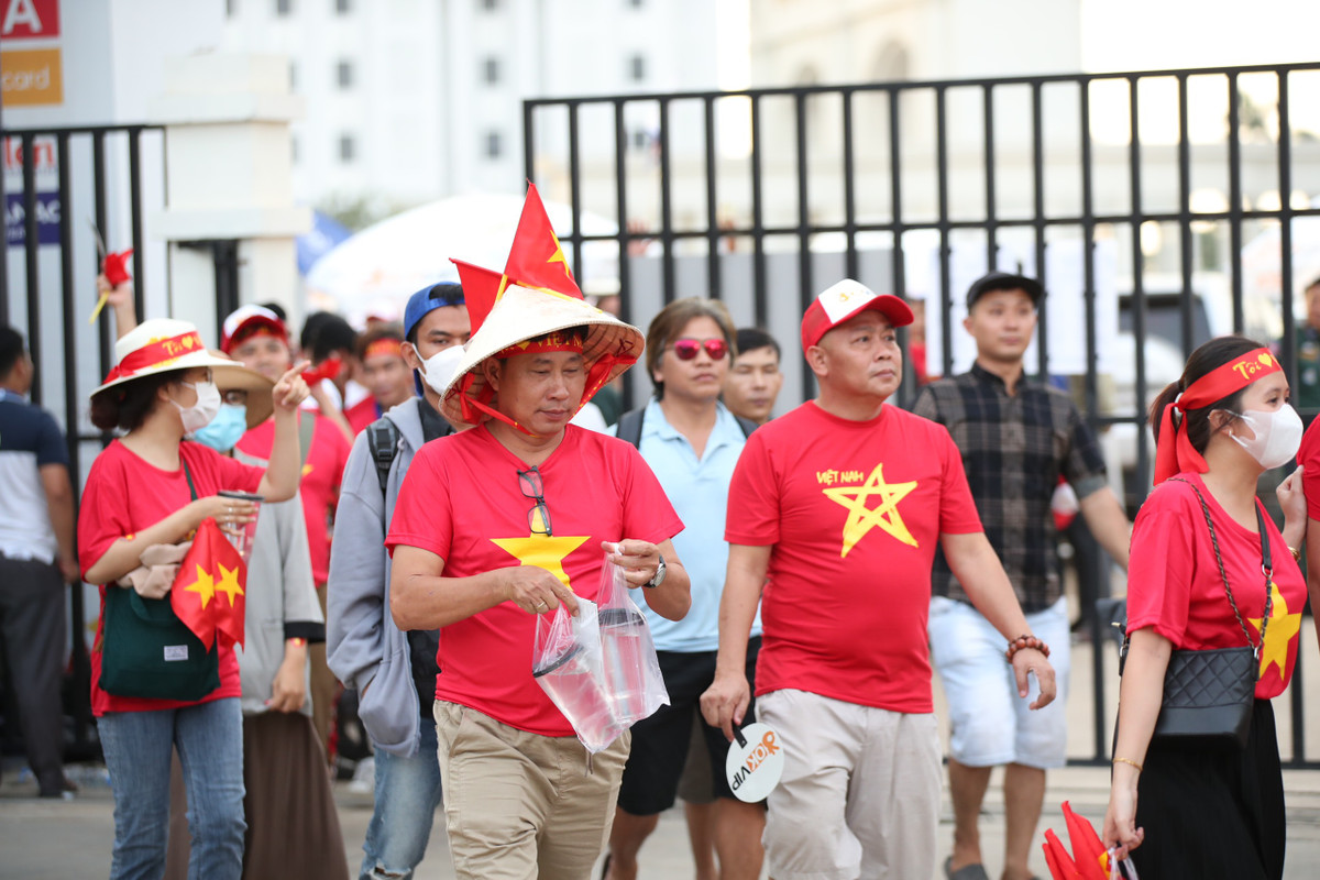 Hoa Thai Lan, U22 Viet Nam gap Indonesia o ban ket SEA Games 32-Hinh-14