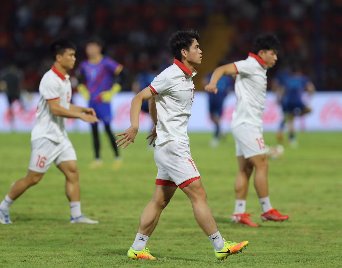 Hoa Thai Lan, U22 Viet Nam gap Indonesia o ban ket SEA Games 32-Hinh-9