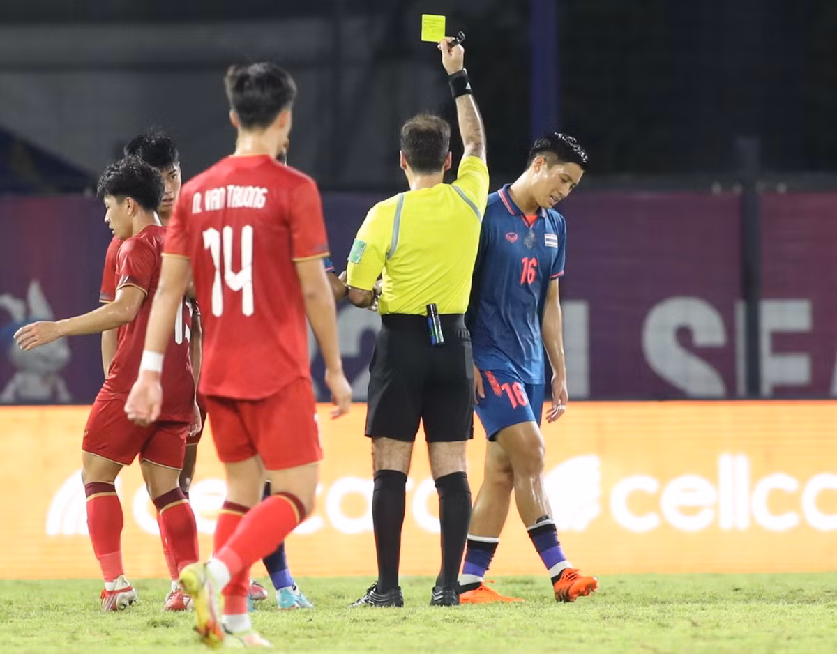 Hoa Thai Lan, U22 Viet Nam gap Indonesia o ban ket SEA Games 32-Hinh-4