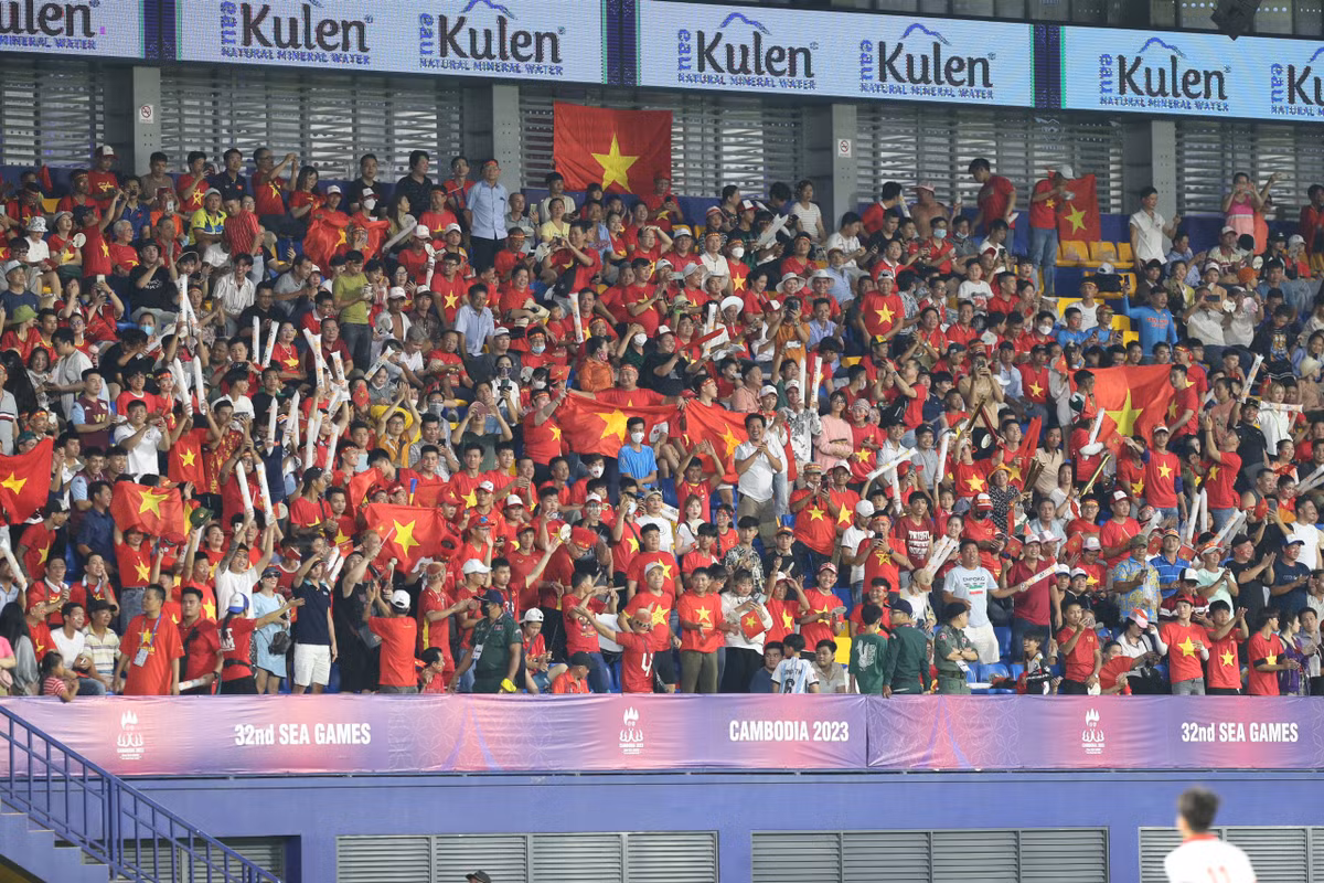 Hoa Thai Lan, U22 Viet Nam gap Indonesia o ban ket SEA Games 32-Hinh-12