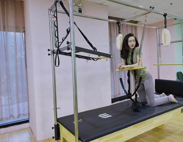 Hot mom Phương Gems khiến dân mạng trầm trồ không ngớt vì vẫn rất xinh đẹp sau khi tập tành mải miết.