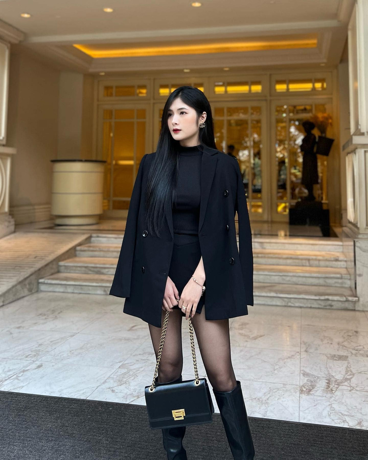 Loạt ảnh nóng bỏng mới của Quỳnh Alee đã nhận về hơn 17,4 nghìn lượt yêu thích và hơn 100 bình luận của cư dân mạng.