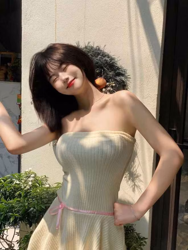 Cô gái xinh đẹp trong câu chuyện trên có tài khoản là My Lee (Mỹ Lệ), dân tộc Thái, sở hữu nửa triệu người theo dõi trên mạng xã hội.