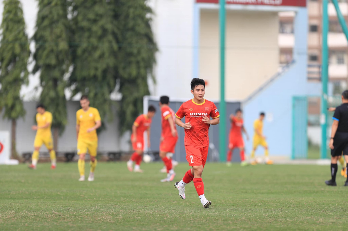 Trong tương lai nhiều NHM kỳ vọng, Sơn Con sẽ có body "đầm" hơn giống như người đàn anh Đoàn Văn Hậu.