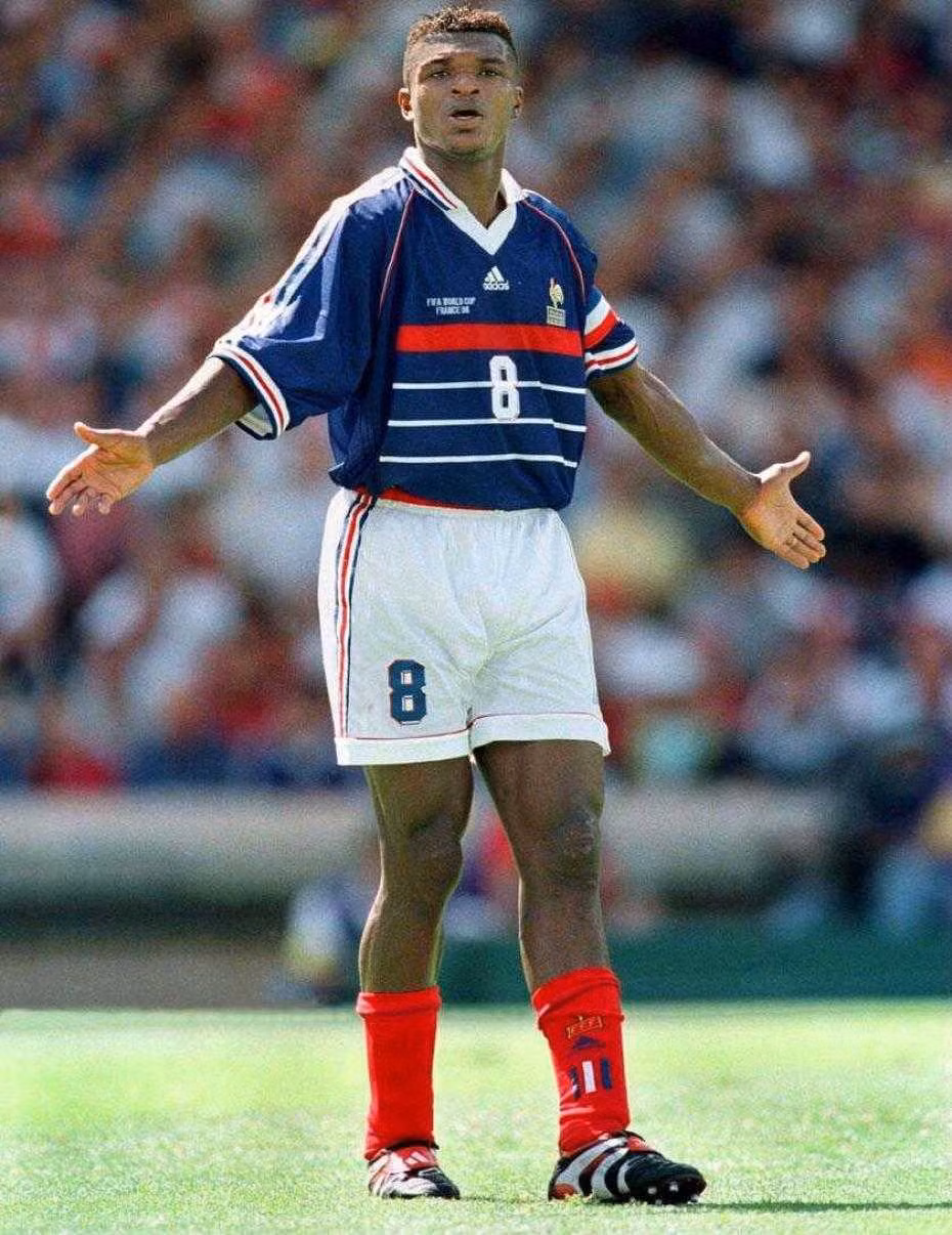 Desailly được coi là một trong những cầu thủ xuất sắc nhất của bóng đá Pháp vào thập niên 90 của thế kỷ XX.