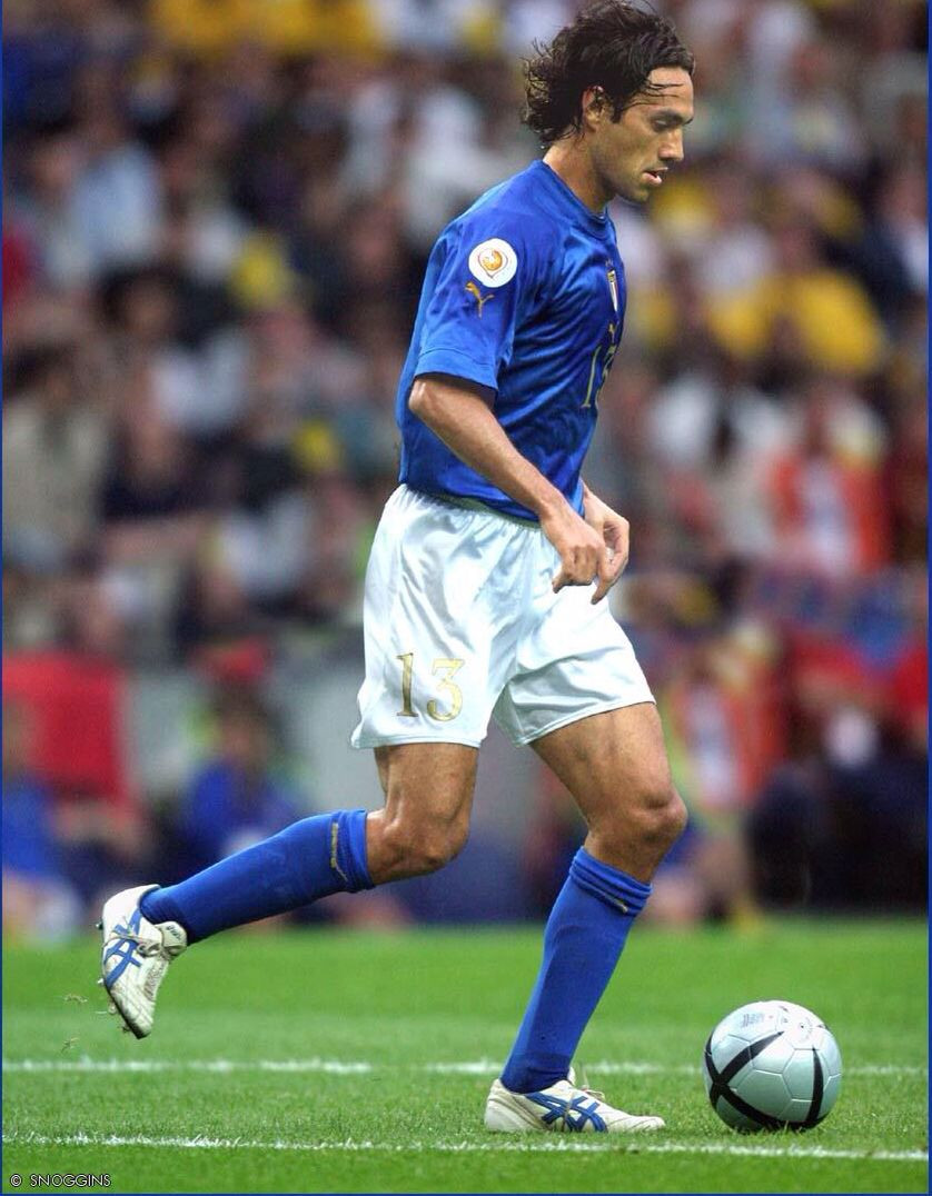 Nesta là trung vệ quan trọng của Italia ở các giải đấu lớn, đặc biệt là VCK World Cup. Ông đã in dấu giày vào chức vô địch World Cup 2006 của Italia bất chấp chỉ ra sân 3 trận tại vòng bảng.