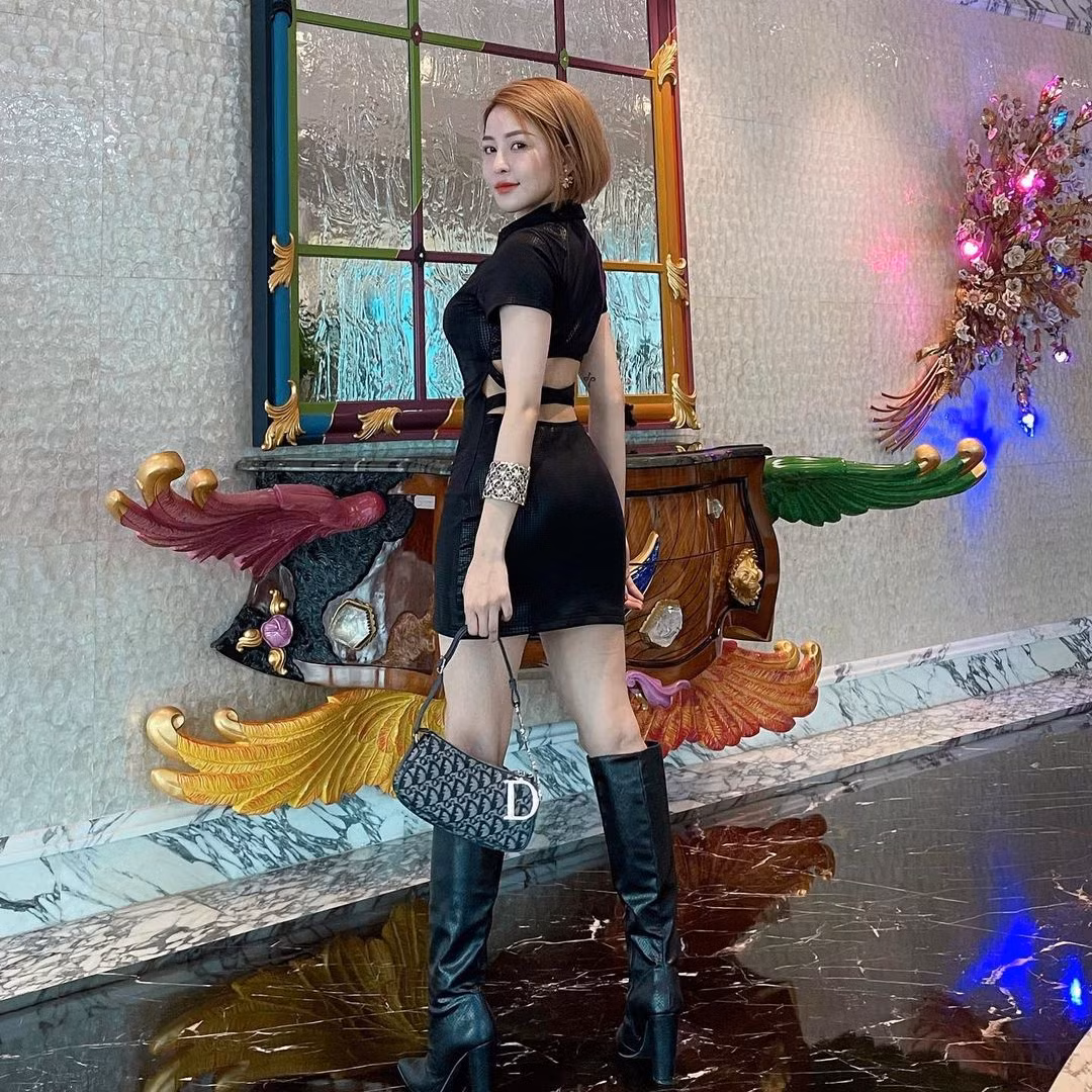 Hot girl Trâm Anh được nhiều người biết đến hơn sau khi tham gia chương trình Nóng cùng World Cup 2018.