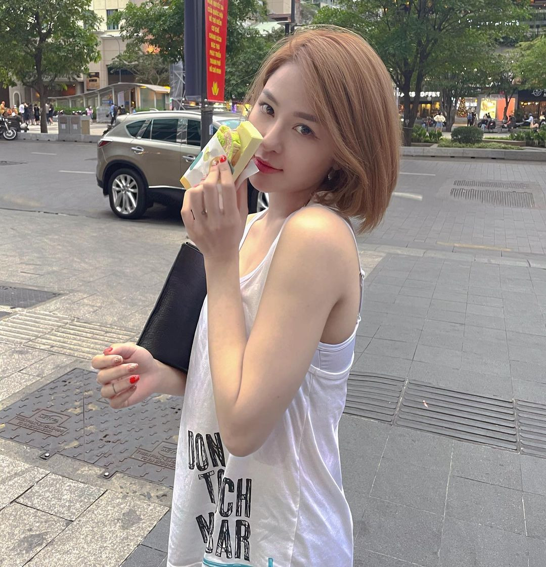 Khi tên tuổi đang lên, Trâm Anh lại vướng phải scandal lộ clip nóng vào tháng 4/2019.