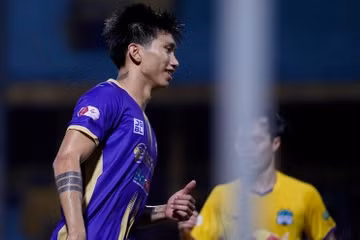 Tuy nhiên, vẫn có một bộ phận người hâm mộ vào động viên, khuyên Văn Hậu hãy cố gắng hết mình, theo đuổi ước mơ, cống hiến những trận đấu hay cho người hâm mộ bóng đá nước nhà.