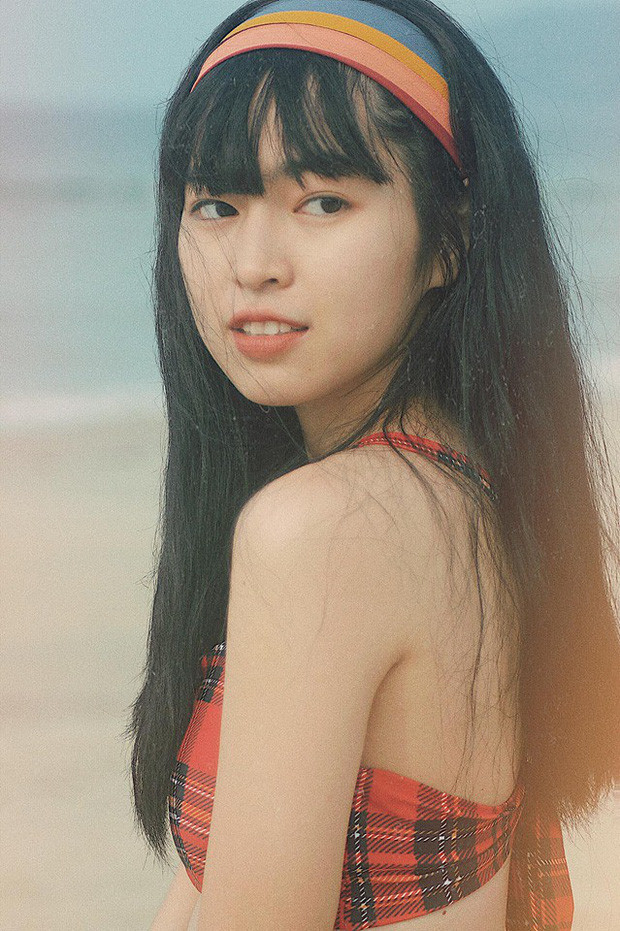 Thi thoảng trong những shoot hình khoe dáng, Khánh Vân để lộ thân hình vòng nào ra vòng nấy cũng quyến rũ không kém nhiều mỹ nhân khác.