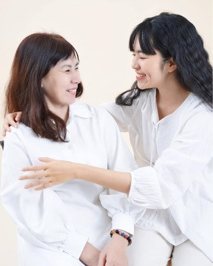 Hoá ra từ khi ở nhà, Khánh Vân được ba mẹ cưng chiều gọi là công chúa thành ra nhiễm tính công chúa.