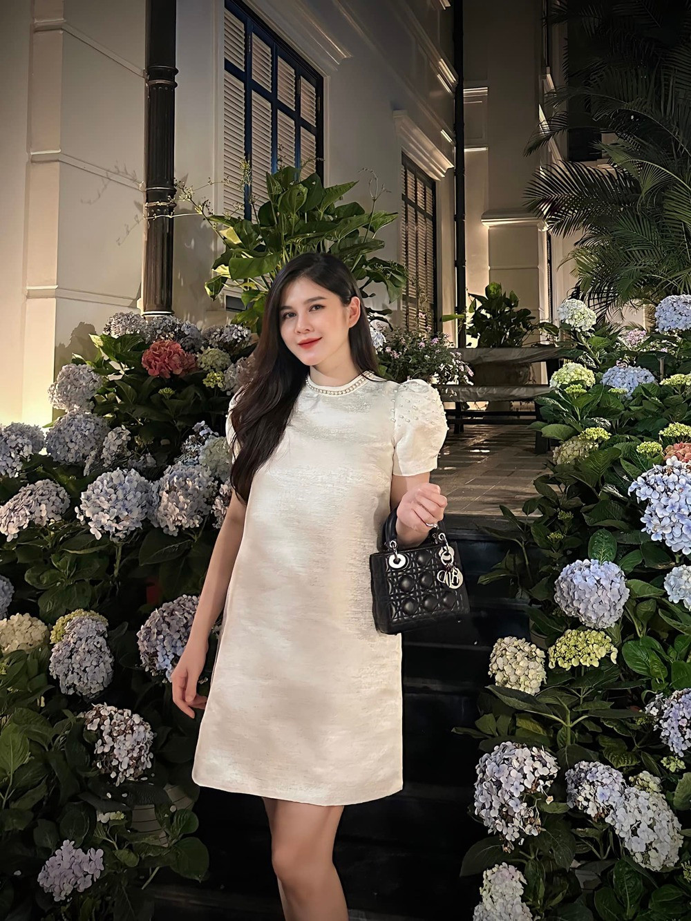 Tuy nhiên đối với cô, sự đánh đổi đó hoàn toàn xứng đáng bởi đổi lại Thu Hoài có cậu con trai kháu khỉnh, đáng yêu.