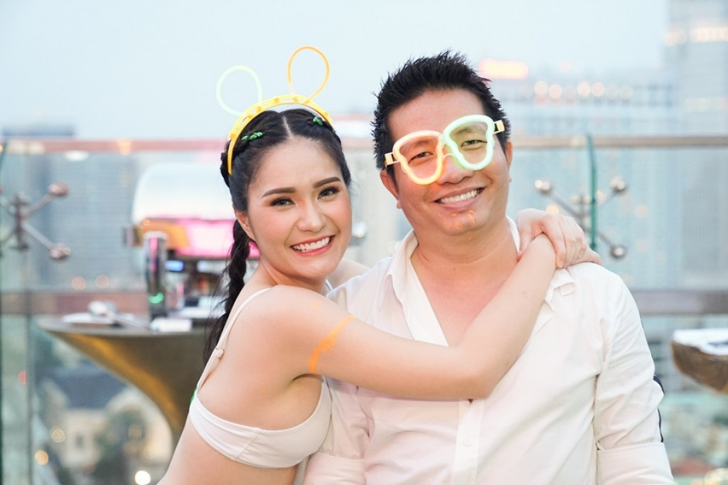 Nói về lý do "ngừng đẻ" thêm vị đại gia cho biết anh lo lắng cho sức khỏe của bà xã Đoàn Di Băng.