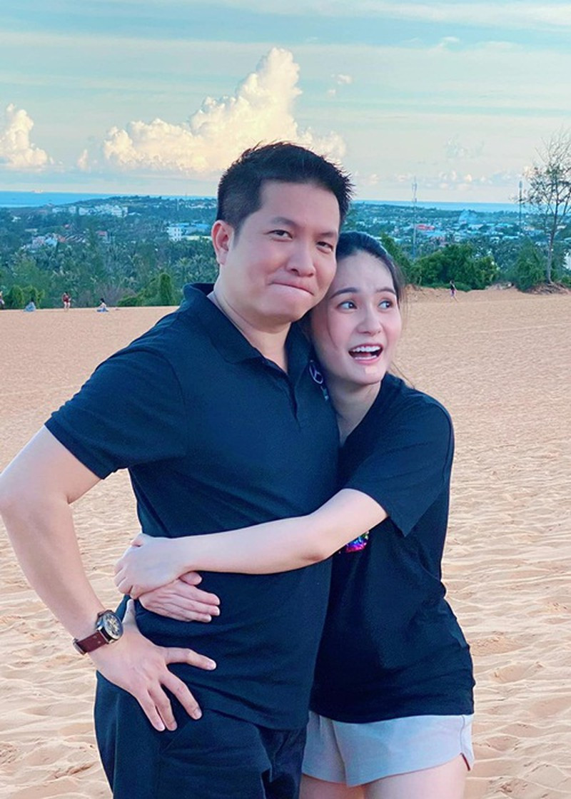 "Anh lo sức khỏe vợ anh không tốt", "Sức khỏe Đoàn Di Băng là quan trọng nhất em à",... doanh nhân họ Nguyễn liên tục bày tỏ lo nghĩ cho Đoàn Di Băng.