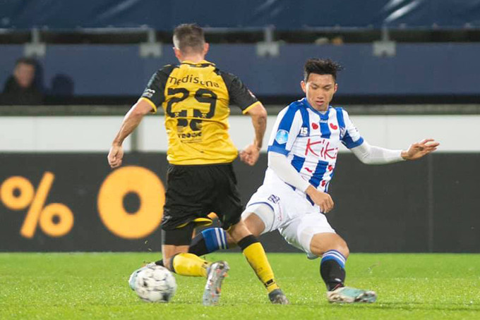 Sau thời gian tập luyện tại SC Heerenveen, Văn Hậu có thay đổi lớn về mặt thể chất. Cầu thủ hậu vệ của ĐTQG Việt Nam dày người hơn và thường thắng thế trong những pha tranh chấp.