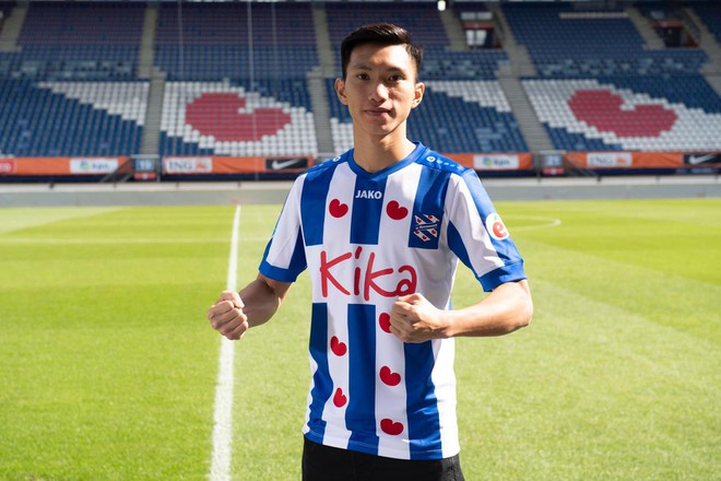 Mới đây, do SC Heerenveen gặp vấn đề về tài chính cùng với việc Hà Nội FC lại gặp tổn thất nặng nề về mặt nhân sự, nên Văn Hậu phải về Việt Nam.