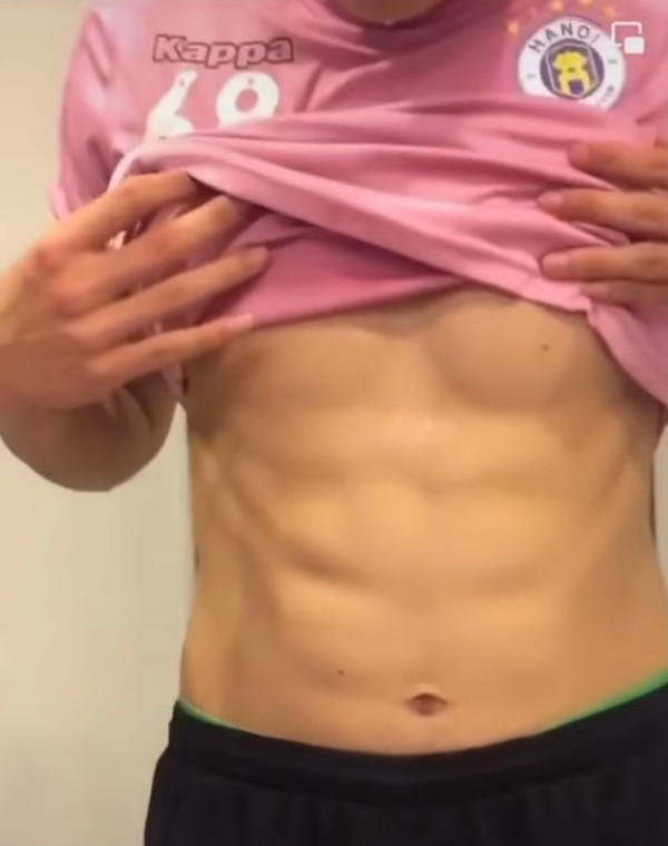 Thậm chí sau Sea Games 31, Bùi Hoàng Việt Anh còn được HLV Gong Oh Kyun ưu ái chỉ định làm đội trưởng của U23 Việt Nam tham dự vòng chung kết U23 Châu Á tại Uzbekistan.