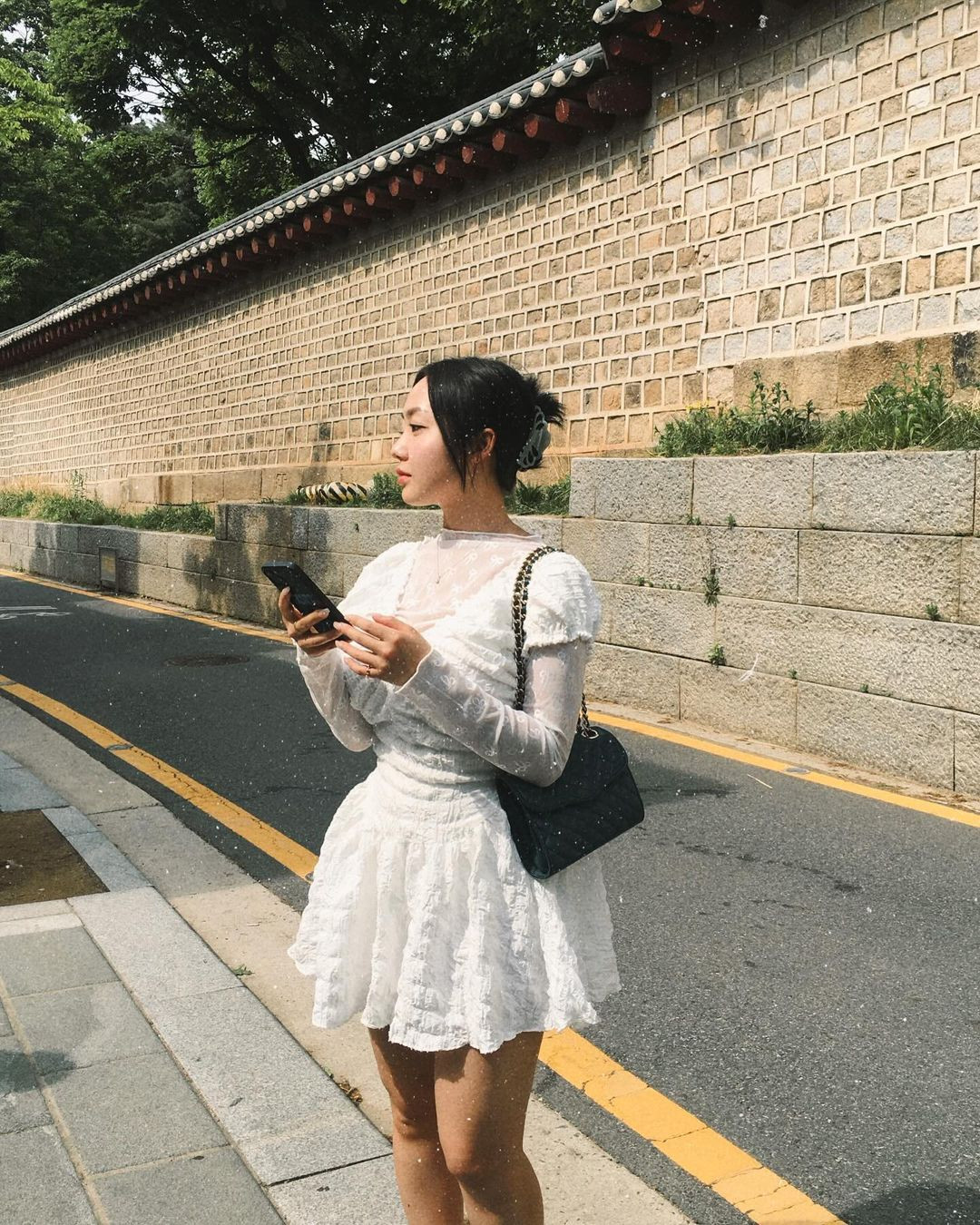 Lee Yumin thường uống trà xanh sau các bữa ăn chính song không uống buổi tối để tránh mất ngủ.