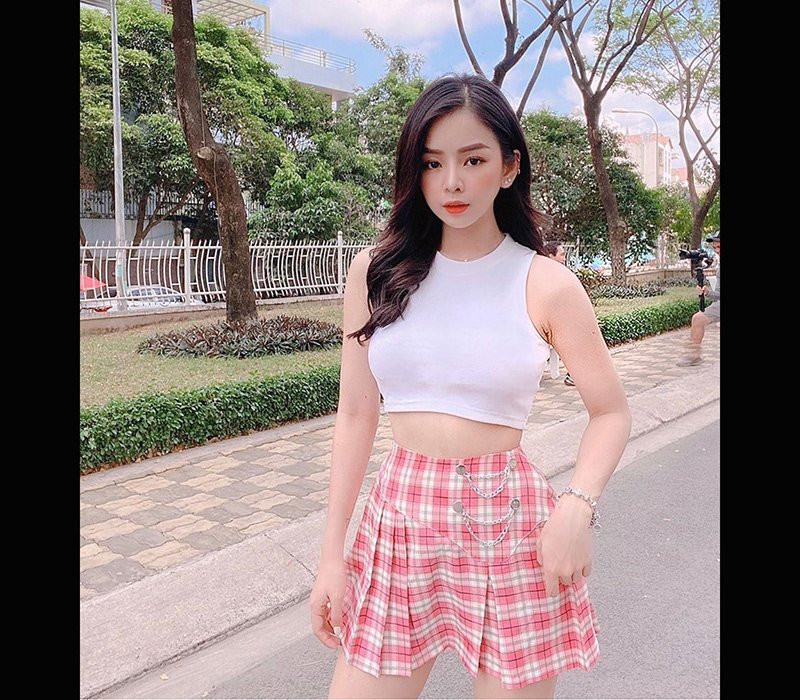 Theo chia sẻ của Mie, để có vóc dáng như hiện tại cô nàng cũng đã dành nhiều thời gian để chăm chút cho ngoại hình toàn diện, đặc biệt là tập luyện thể thao 2 giờ một ngày.