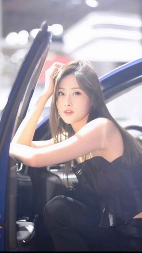 Con gái Thanh Loan rất quý anh và chủ động nắm tay mẹ và đề nghị muốn ba Trung làm ba của mình, muốn mẹ kết hôn với ba Trung.