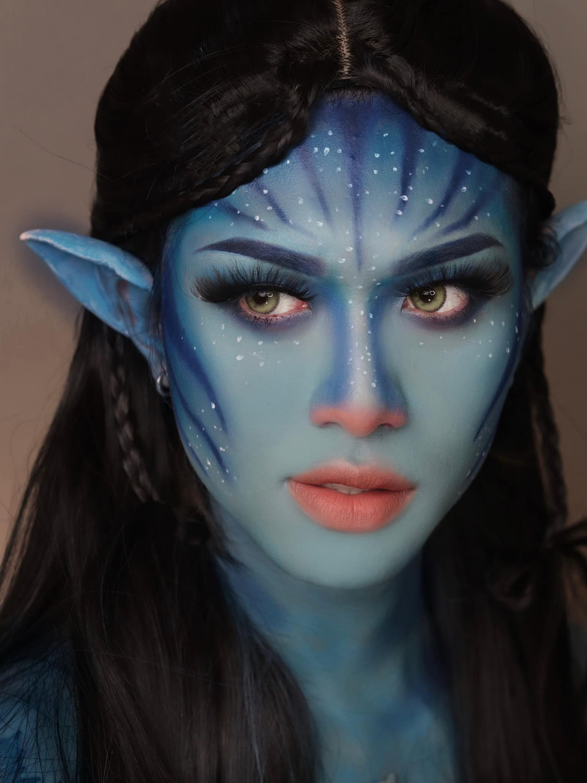 Chia sẻ về hành trình tìm kiếm đam mê của mình, Yul Daily chia sẻ, đam mê make up đến với Linh như một sự ngẫu nhiên.