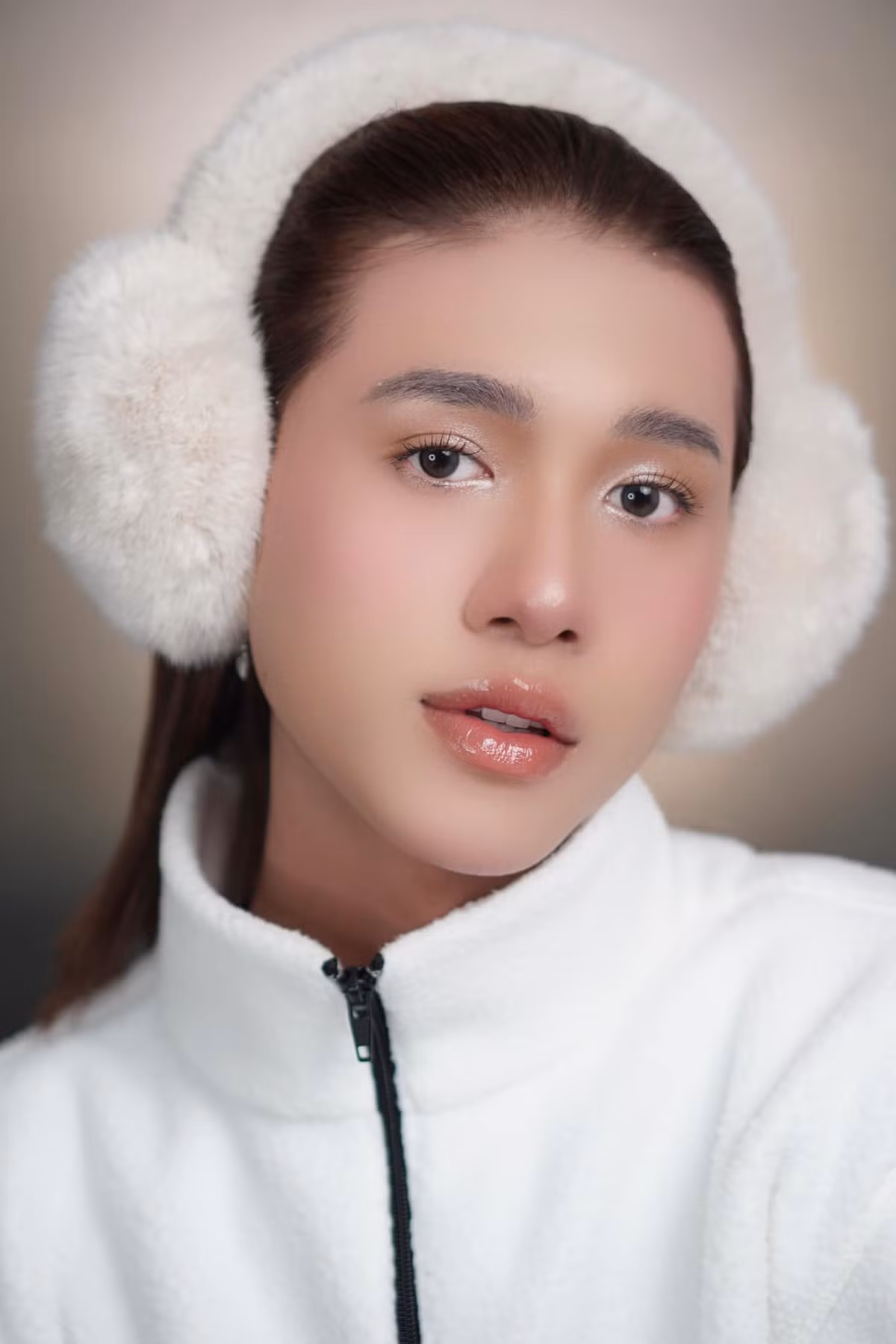 Đặc biệt, Yul cũng không ngại ngần thử sức với bất cứ một trend makeup mới nào.