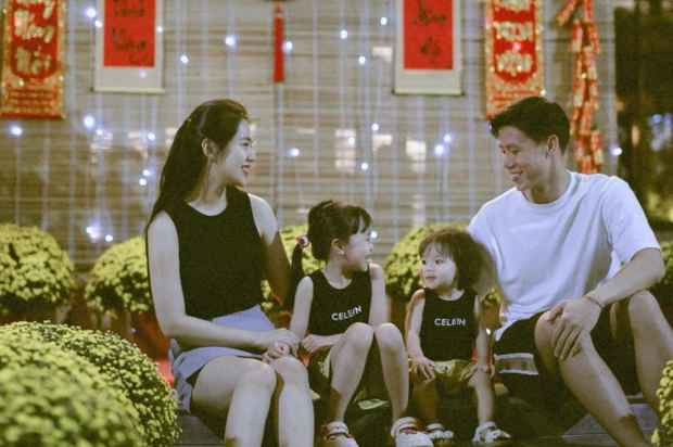 Do Quế Ngọc Hải mới đầu quân cho CLB Bình Dương từ đầu mùa giải 2023/24 nên vợ và hai cô công chúa của anh cũng đã chuyển từ Nghệ An vào Bình Dương sinh sống.