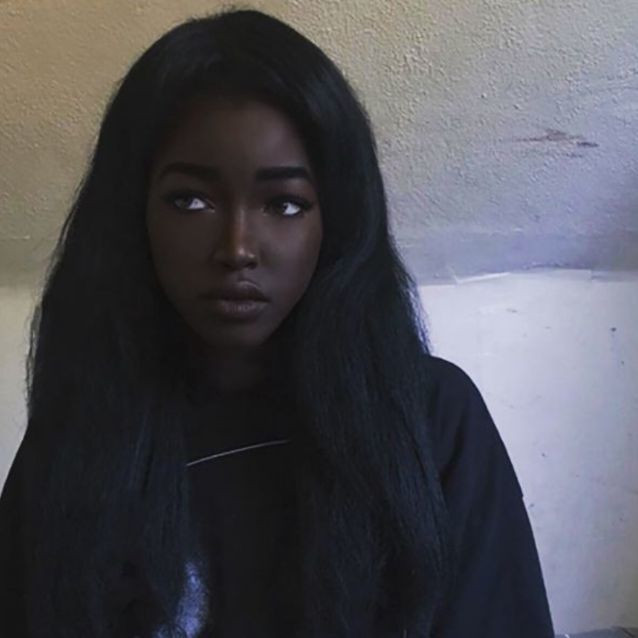 Sự quan tâm thái quá của mọi người không chỉ dừng ở sự soi mói trên mạng xã hội mà còn gây ảnh hưởng đến cuộc sống ngoài đời của Lolita thì bố mẹ em thực sự lo lắng.