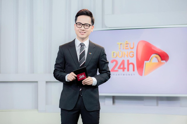 Hữu Trí chia sẻ thêm: "Đoạn cuối hơi xúc động nên dẫn bị vấp và nghẹn một tí. Và đoạn dẫn đó cũng là nghĩ nhanh khi đạo diễn bảo phải chào kết 30s, chứ không có trong kịch bản".