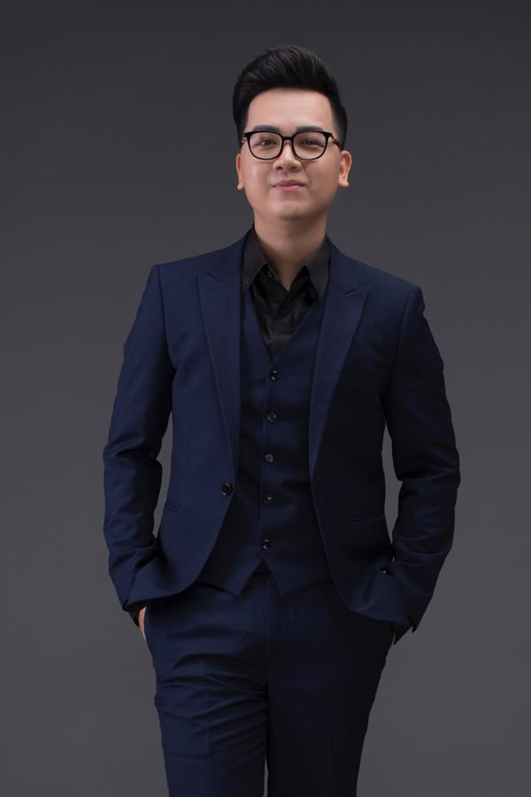 Trước câu hỏi: Có tiếc nuối khi chuyển từ một bản tin đa dạng nội dung, thu hút nhiều lượt xem sang bản tin kén khán giả hơn không, Hữu Trí khẳng định: "Đúng là dẫn Chuyển động 24h tôi sẽ được nhiều người biết đến hơn, nên nói không tiếc gì cũng không phải. Tuy nhiên việc được trở về dẫn bản tin đúng chuyên môn của mình vẫn là hướng đi dài hơn mà tôi muốn chọn".