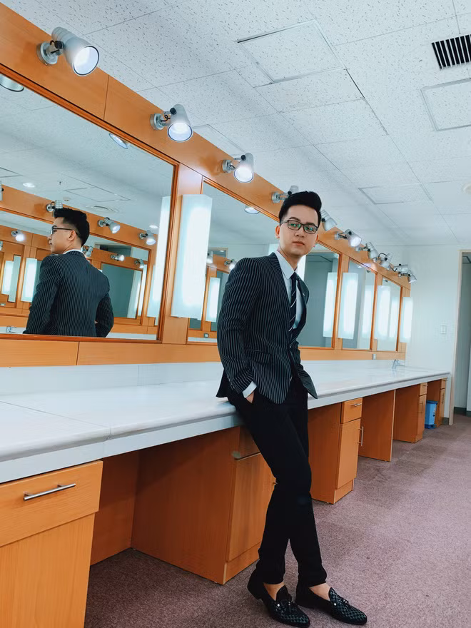 BTV Hữu Trí cũng cho biết sẽ tham gia dẫn chương trình Chiều cuối năm của Ban thời sự.