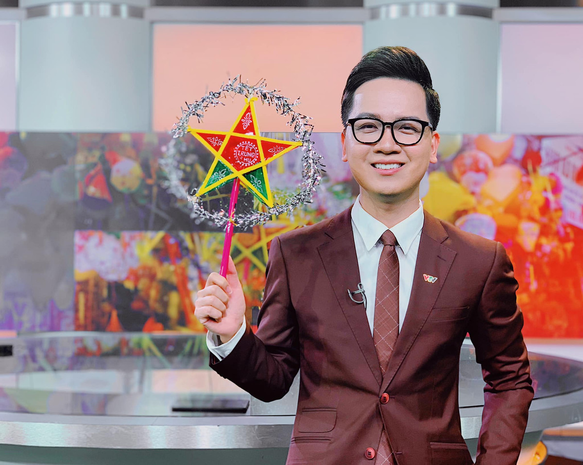 Dù đã chuẩn bị sẵn tinh thần từ trước nhưng đến thời điểm chuyển giao công việc, nhưng BTV VTV - Hữu Trí vẫn cảm thấy nghẹn ngào và có chút buồn.