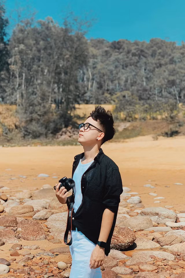 Dù chia tay với bản tin hot nhưng người yêu mến có thể yên tâm bởi Hữu Trí vẫn làm việc ở VTV nhưng ở một vị trí khác.