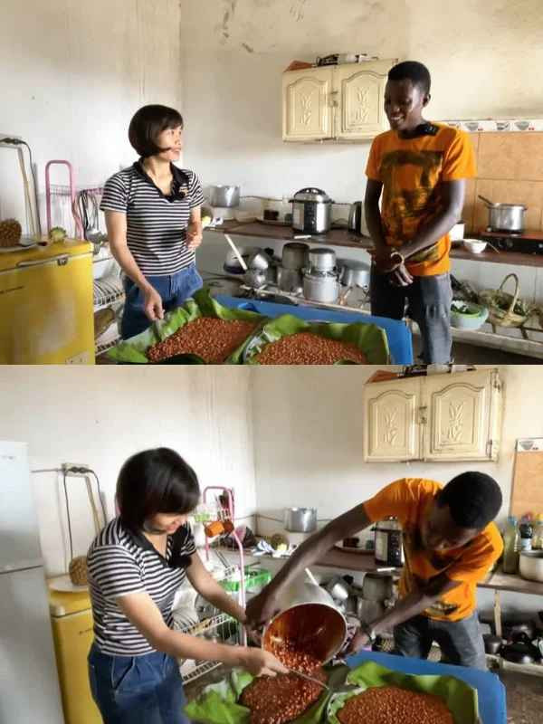 Trước đó, Lindo từng bày bán nhiều món ăn Việt Nam như bánh chuối, ngô nếp luộc, nước mía, chè đỗ đen. Gần đây nhất, anh chàng còn học tập cô giáo người Việt để làm món kẹo lạc.