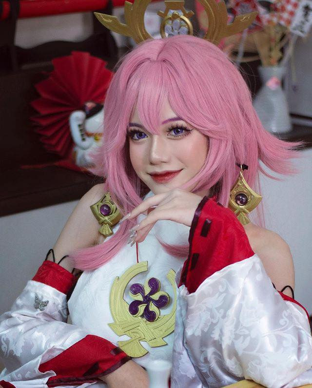 Ngoài đời, mối quan hệ của hai chị em nhà Linh Ngọc Đàm cũng nổi tiếng thân thiết.